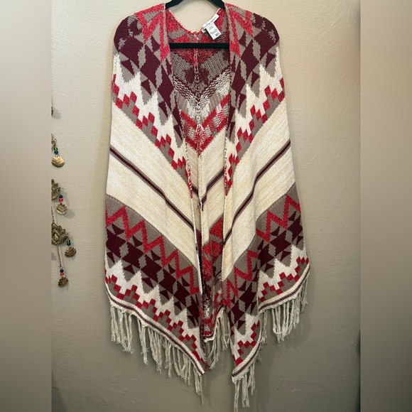 American Rag Sweaters - American Rag Aztec Western Fringe Open Poncho Cream Red Tan Size Women’s M/L